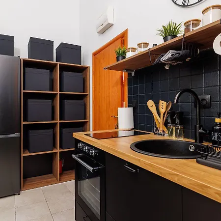 Modernes Nur 150 Meter Zum Mit Privatparkplatz, Balkon, Waeschetrockner *