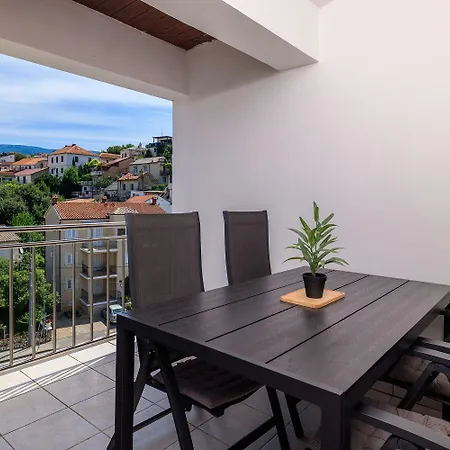 Modernes Nur 150 Meter Zum Mit Privatparkplatz, Balkon, Waeschetrockner Novi Vinodolski